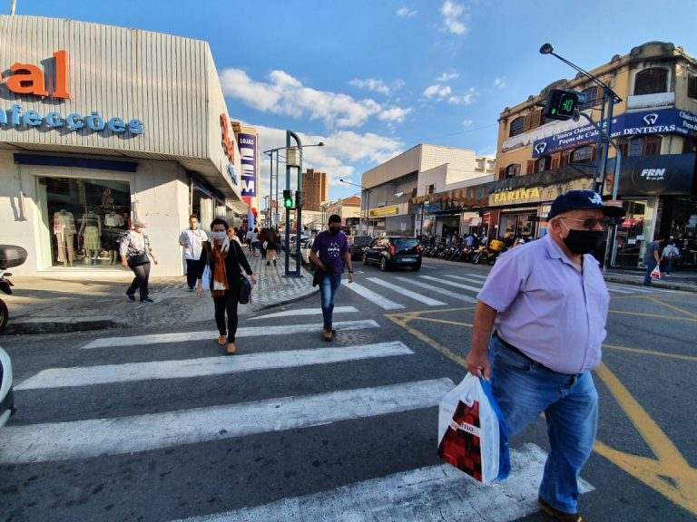 Prefeitura flexibiliza horário do comércio e estende abertura de bares em  Poços de Caldas, MG, Sul de Minas