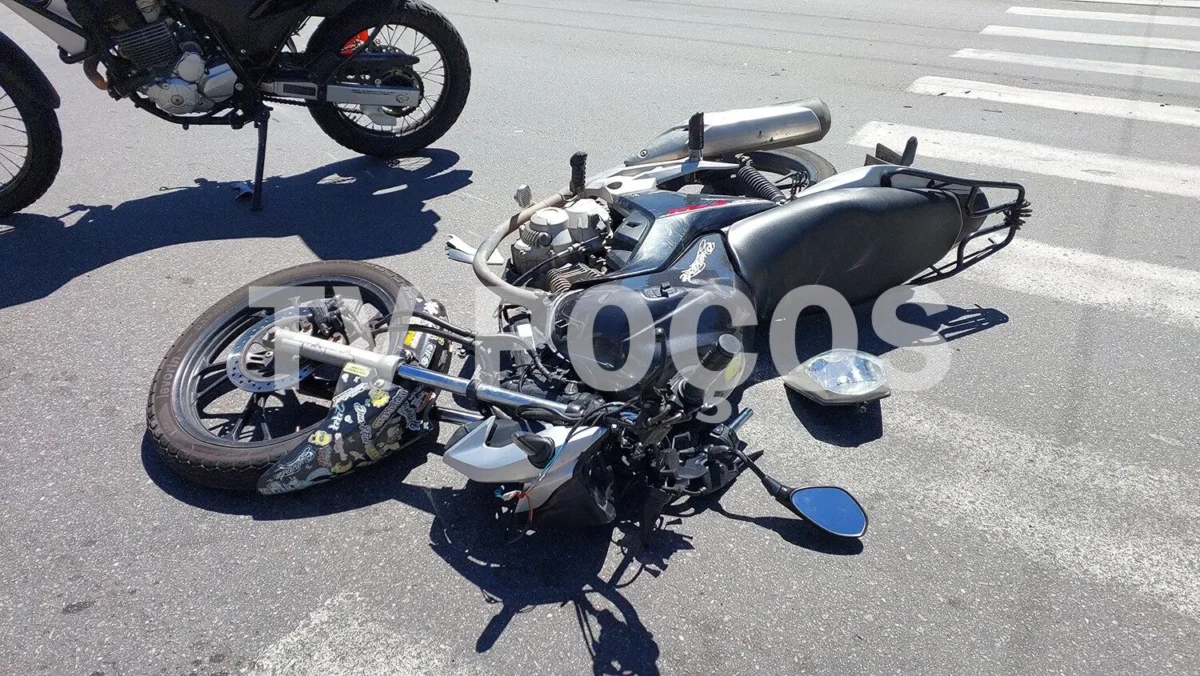 Motociclista bate em viatura do DEMUTRAN durante simulado da DME
