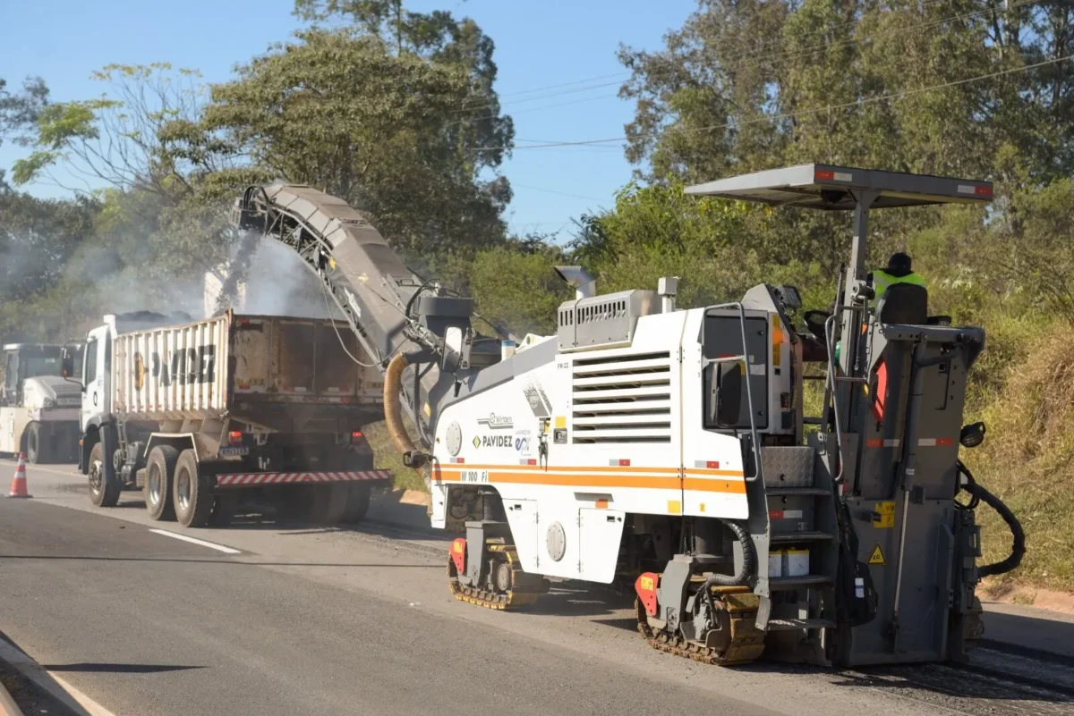 Obras da EPR afetam trechos de acesso e saída de Poços nesta semana
