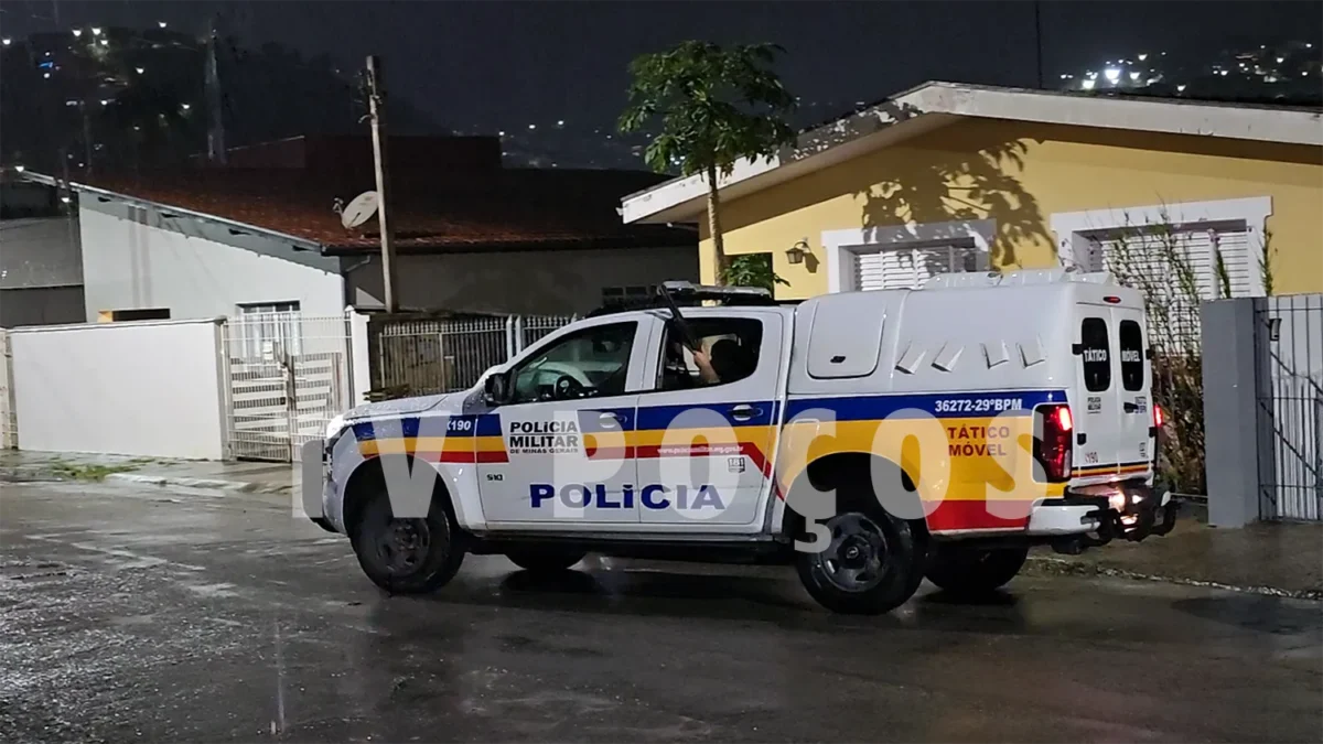 PM recupera motocicleta furtada após perseguição na noite desta terça-feira