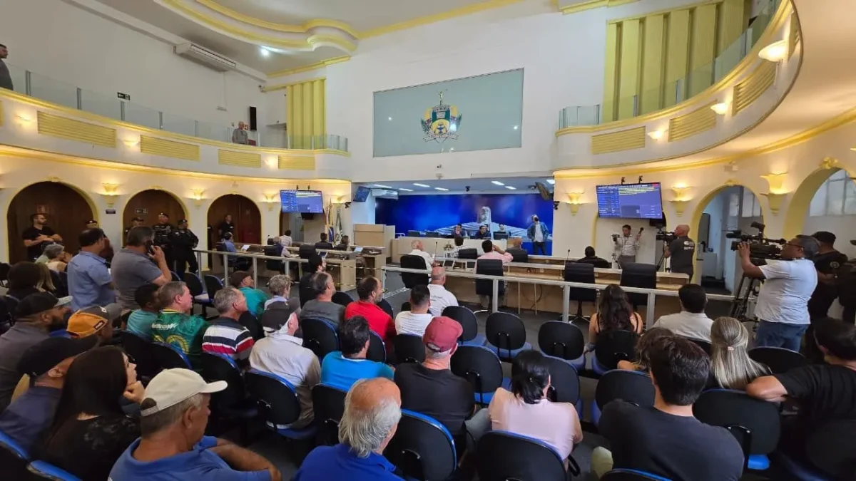 URGENTE: Vereadores aprovam fim das charretes turísticas em Poços de Caldas