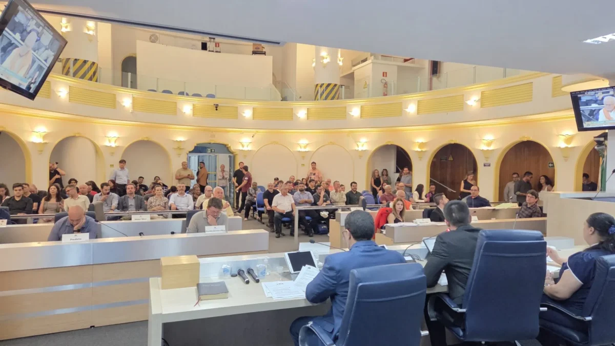 Câmara encerra 2025 com aprovação de 50 projetos em extraordinária e devolução  de R$ 9,5 milhões ao Executivo