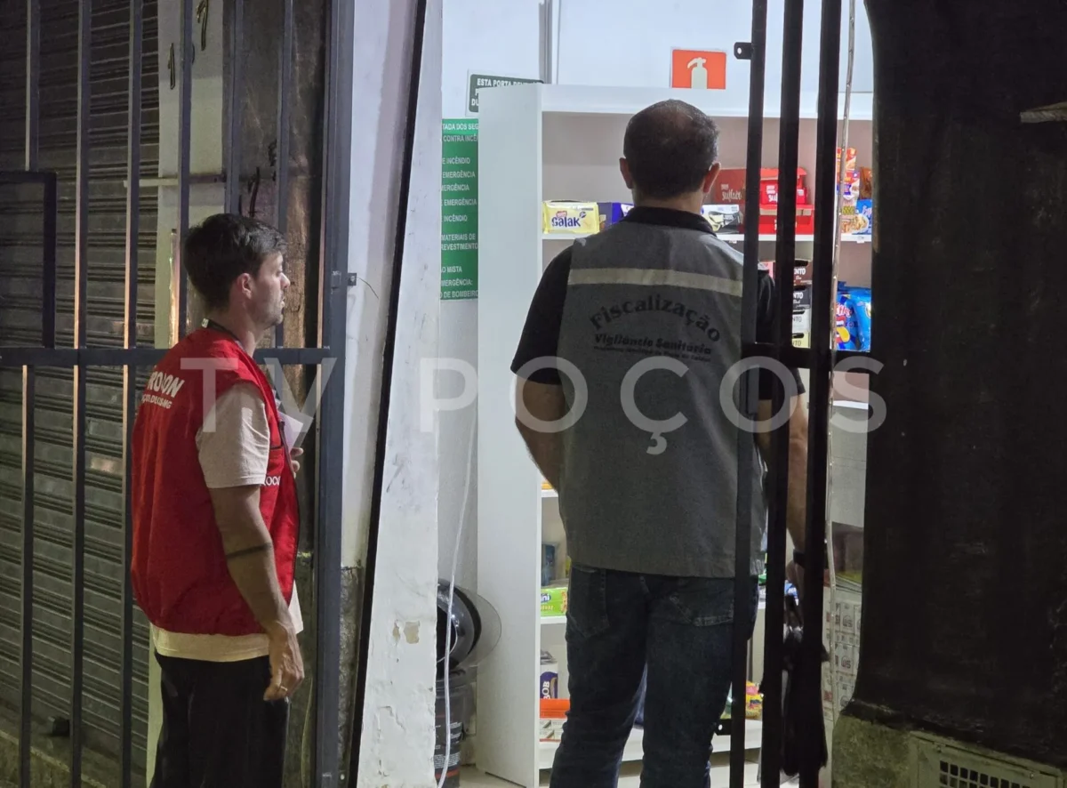 Operação conjunta fiscaliza bares e restaurantes da cidade