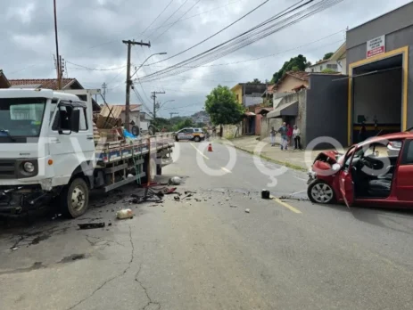 Grave acidente deixa dois feridos em Poços de Caldas