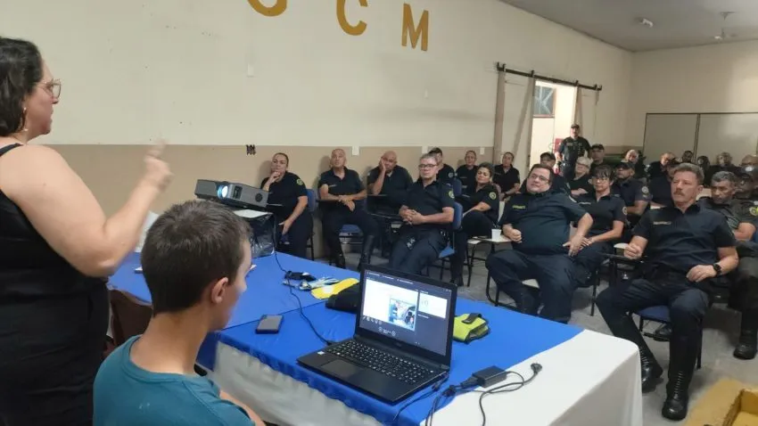 Guardas Civis Municipais e Agentes de Trânsito participam de treinamento sobre TEA
