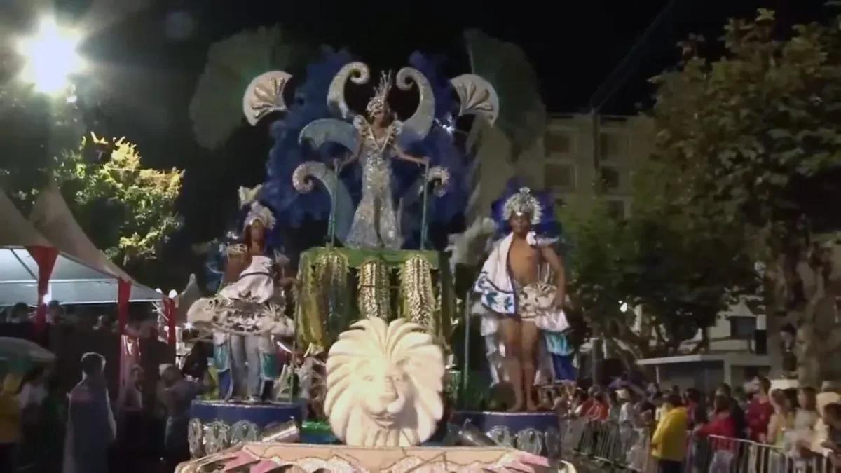 Poços terá desfiles de escolas de samba este ano