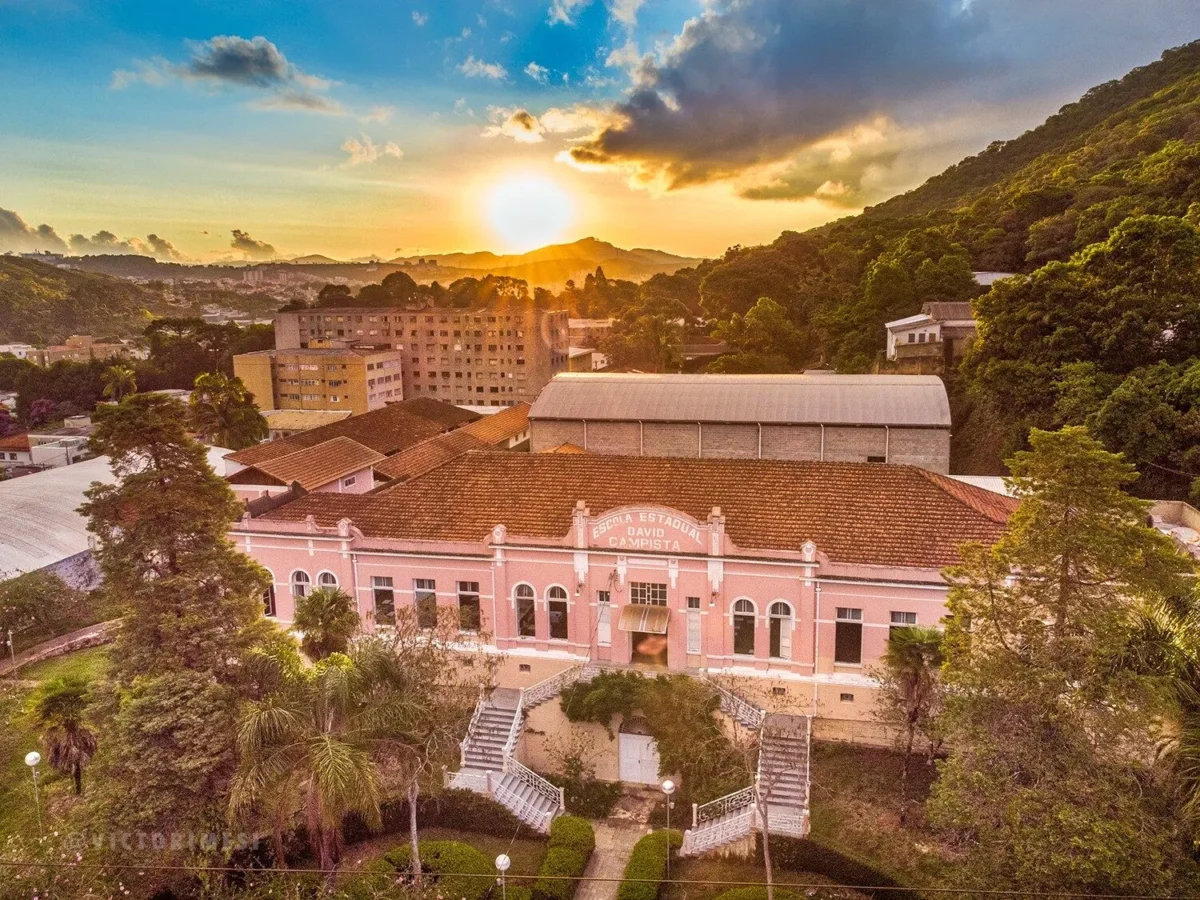 Prazo de confirmação de matrículas mobiliza pais e responsáveis na rede estadual de ensino