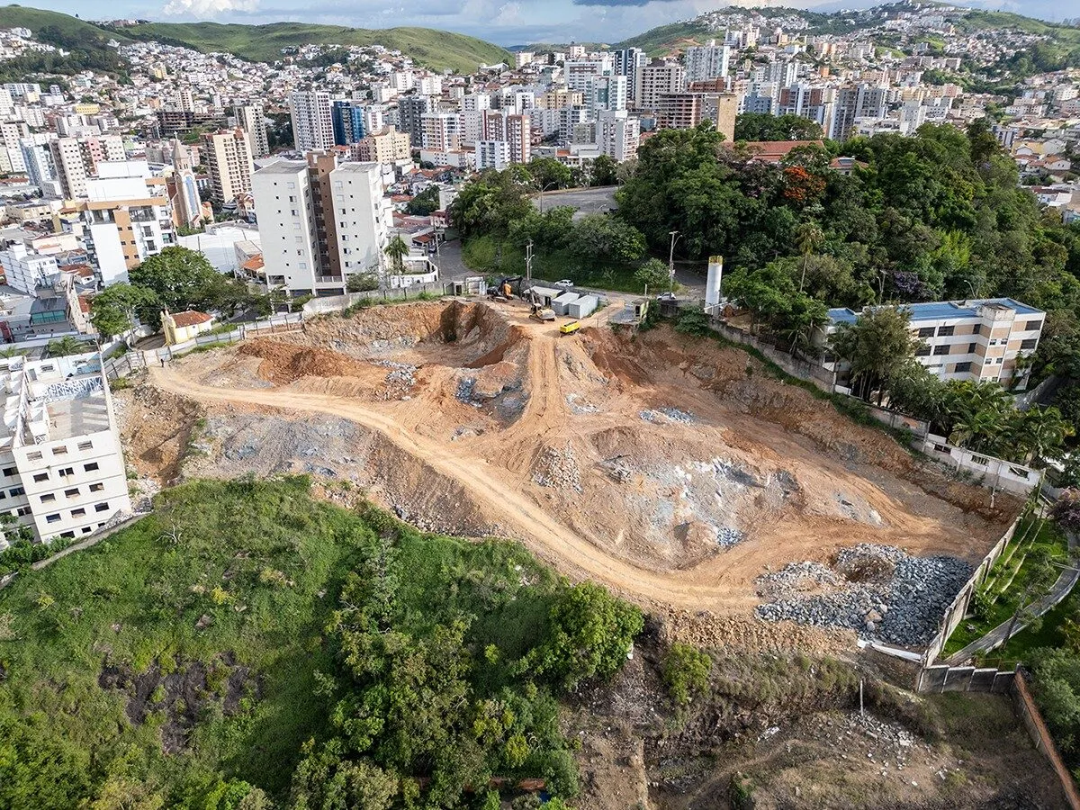 Bombeiros e Defesa Civil fazem vistoria em obras do complexo Santa Cruz