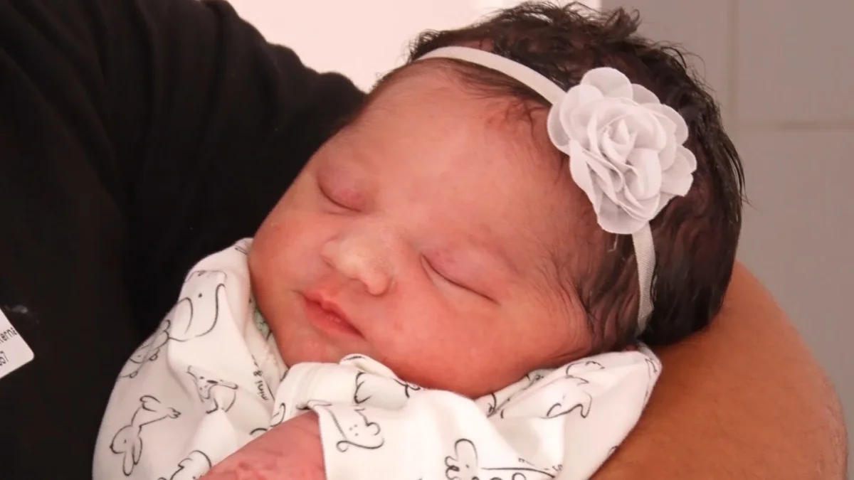 Primeiro bebê de 2026 nasce na Santa Casa de Poços