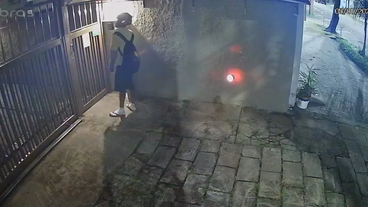 VÍDEO: Furto de bicicleta é registrado no centro da cidade